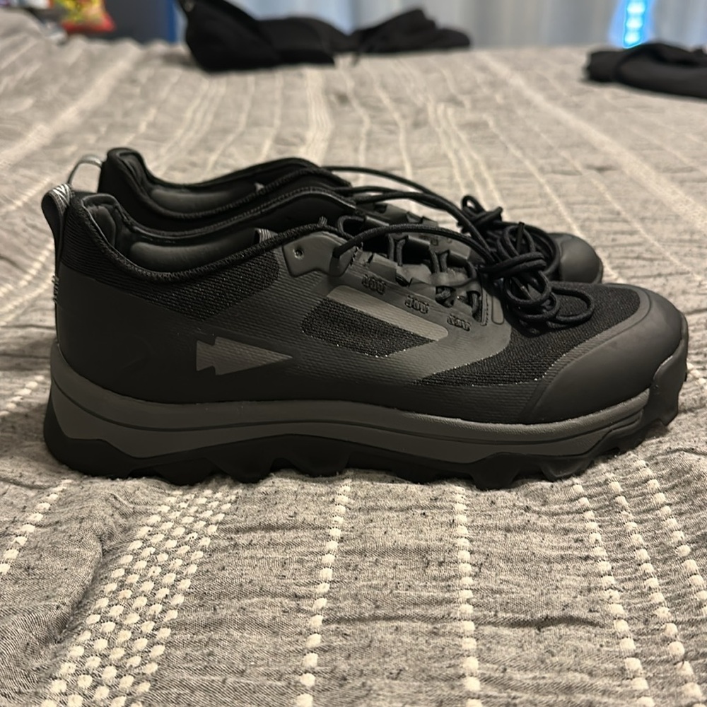 2024 CrossFit Games GoRuck Mackall trail shoe, size 9. Never worn!